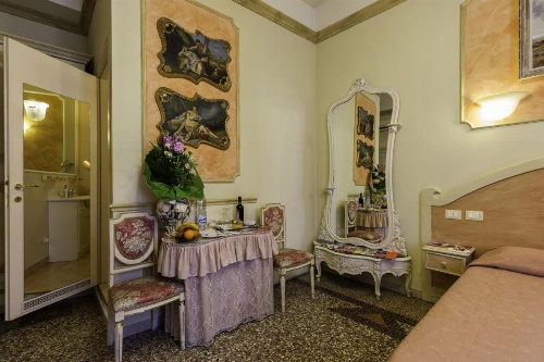 Antica Residenza D'Azeglio Room&Breakfast di Charme image 13