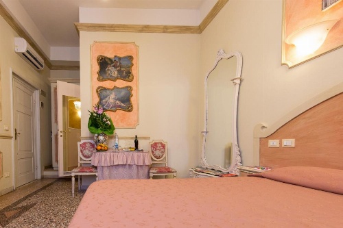 Antica Residenza D'Azeglio Room&Breakfast di Charme image 14